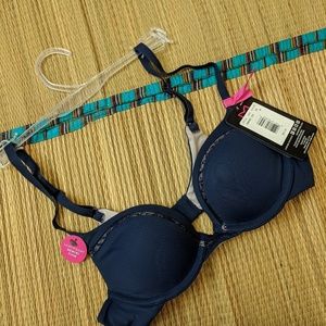 Maidenform underwire Demi coverage memory foam bra